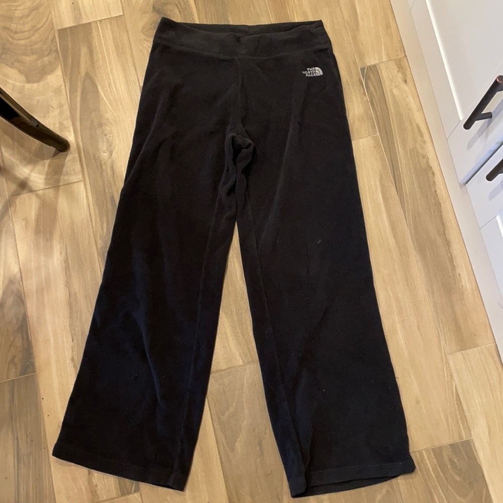 North Face Polartec Classic Pant. Fuzzy warm bottom layer. Perfect condition.